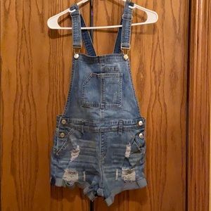 short bibs/overalls